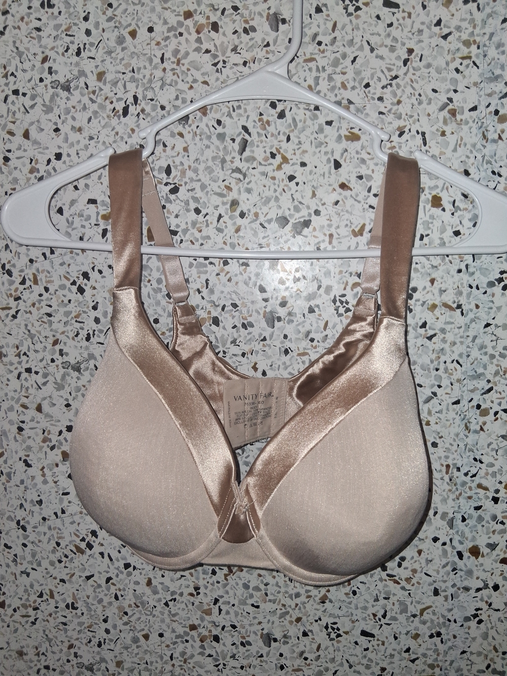 Women's Vanity Fair Tshirt Bra Size 36D Padded With Wires Nude Beige